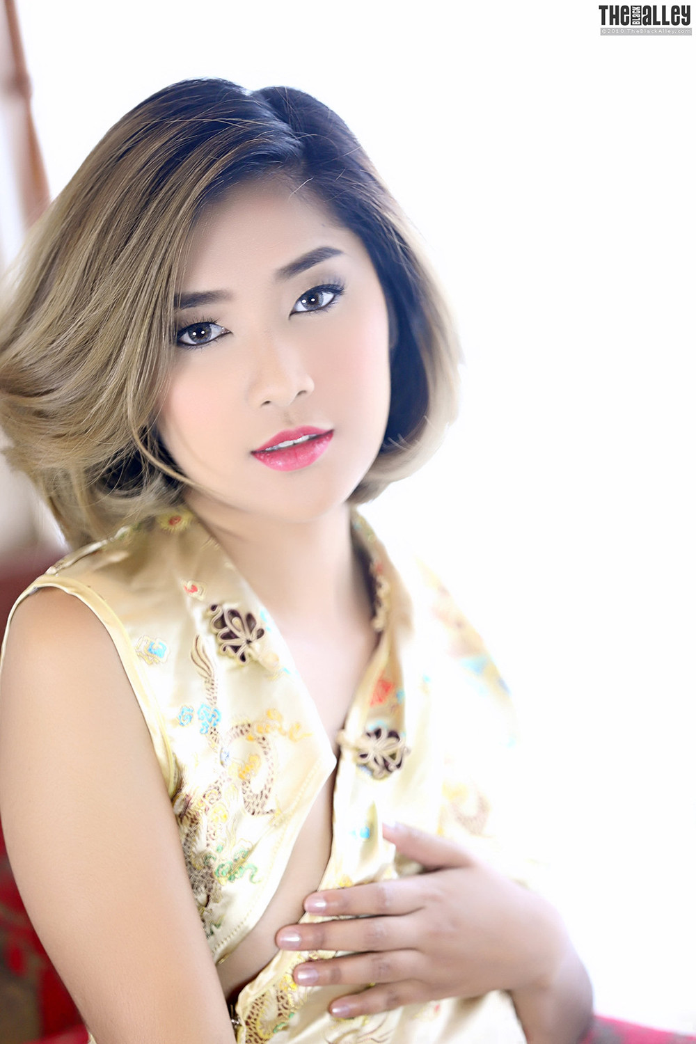 Apple The Black Alley Photobook Set.30