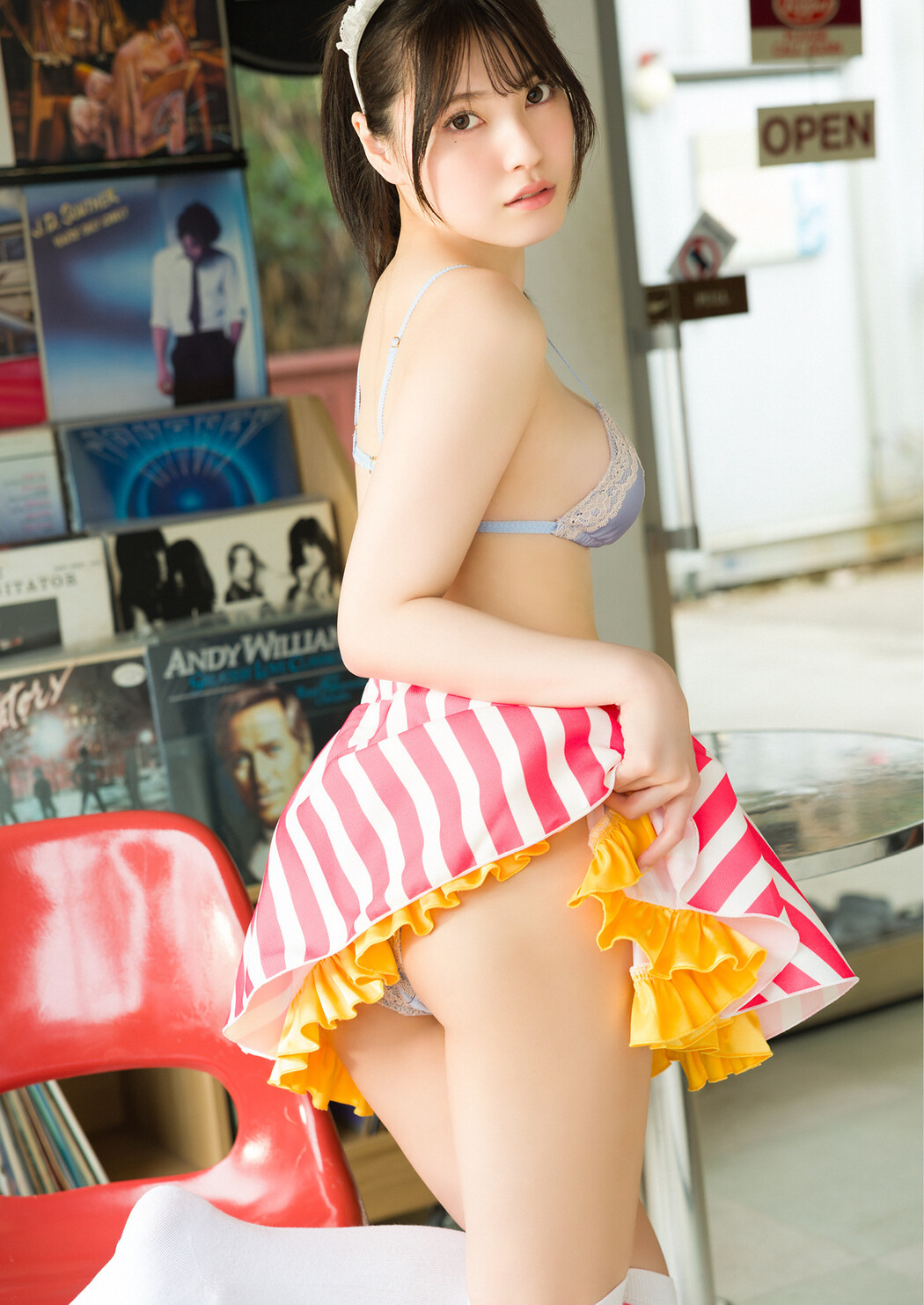 Saki Kanamaru 金丸紗希 (主人公), Young Jump 2025 No.36・37 (ヤングジャンプ 2025年36・37号)