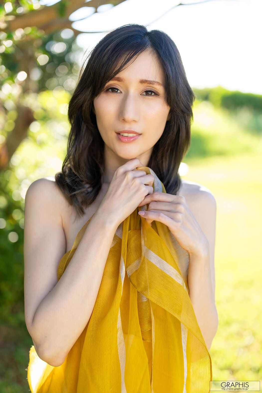 JP JULIA – Graphis Gals No.555 Majesty Part01 (72P)