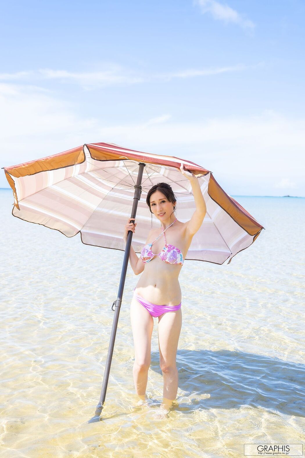 JP JULIA – Graphis Gals No.555 Majesty Part01 (72P)