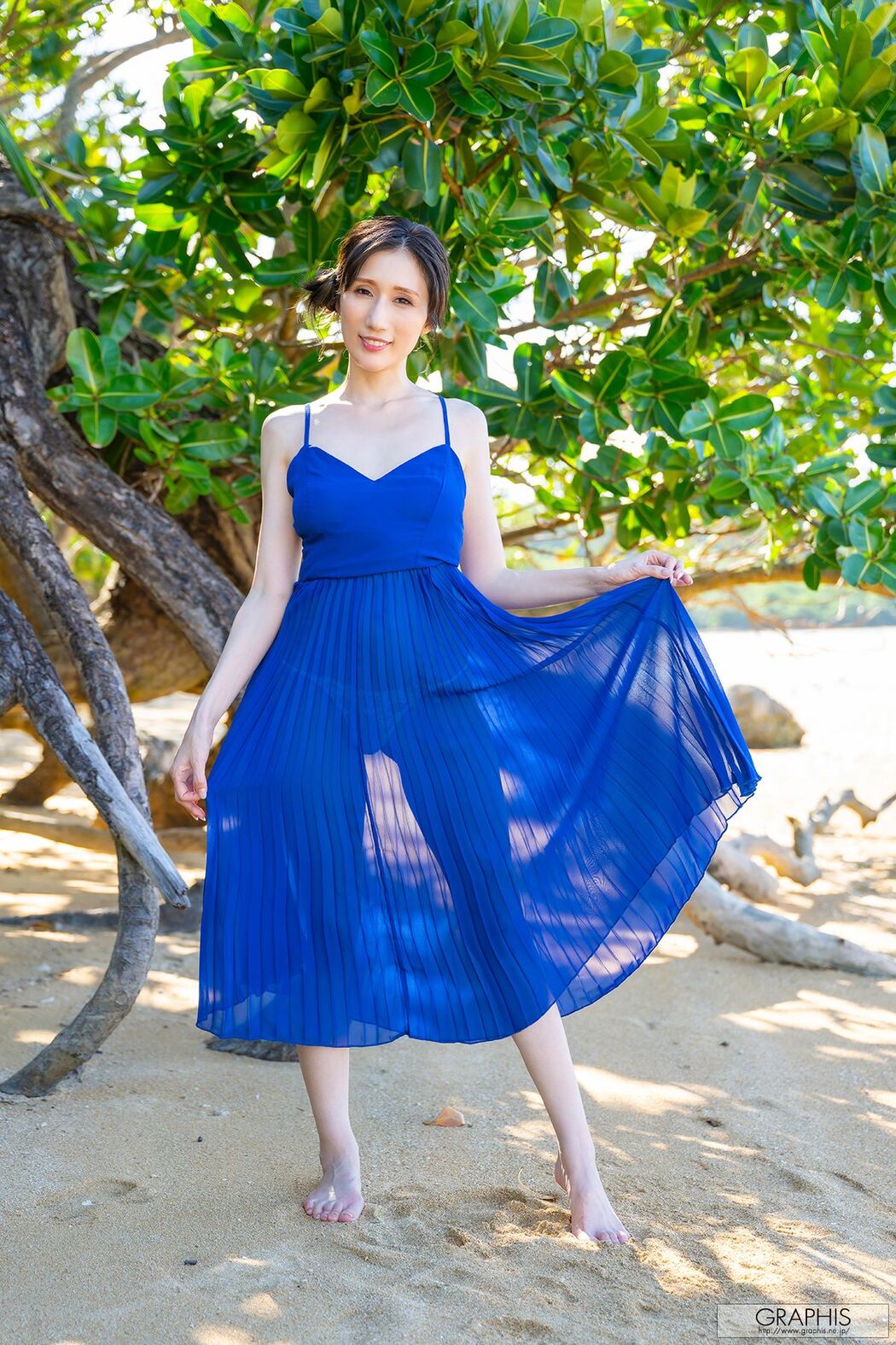 JP JULIA – Graphis Gals No.555 Majesty Part01 (72P)