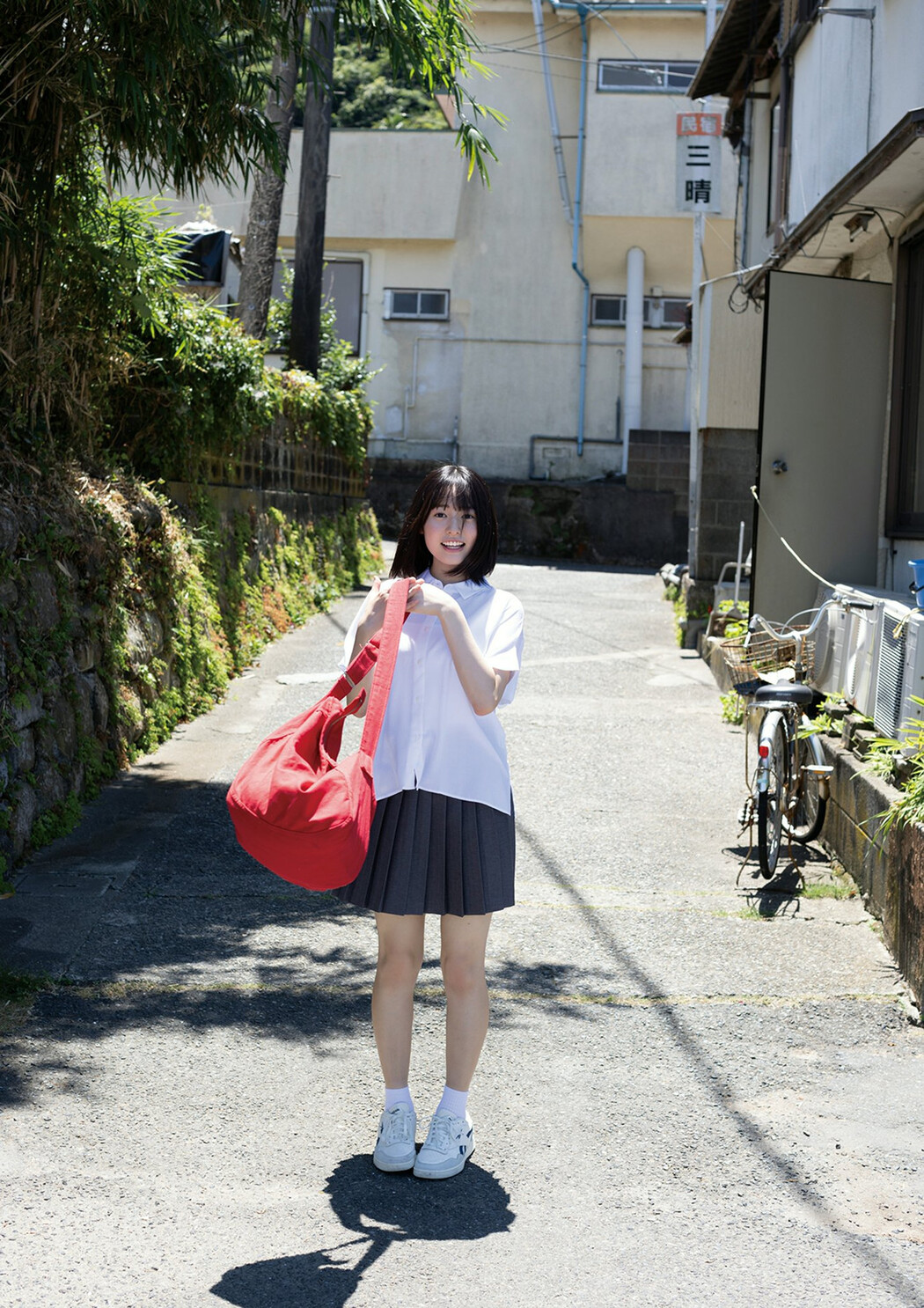 Miu Shirahama 白濱美兎, BRODYデジタル写真集 「君にハレルヤ！」 Set.01 Cover Photo