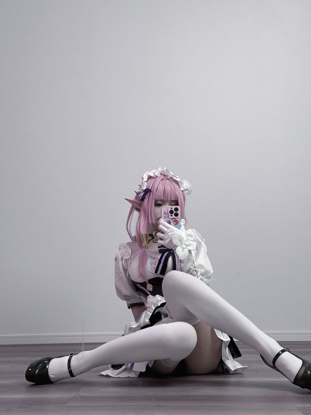 Coser@幼愛Youmeko – 崩坏3 爱莉希雅女仆装 (21P)