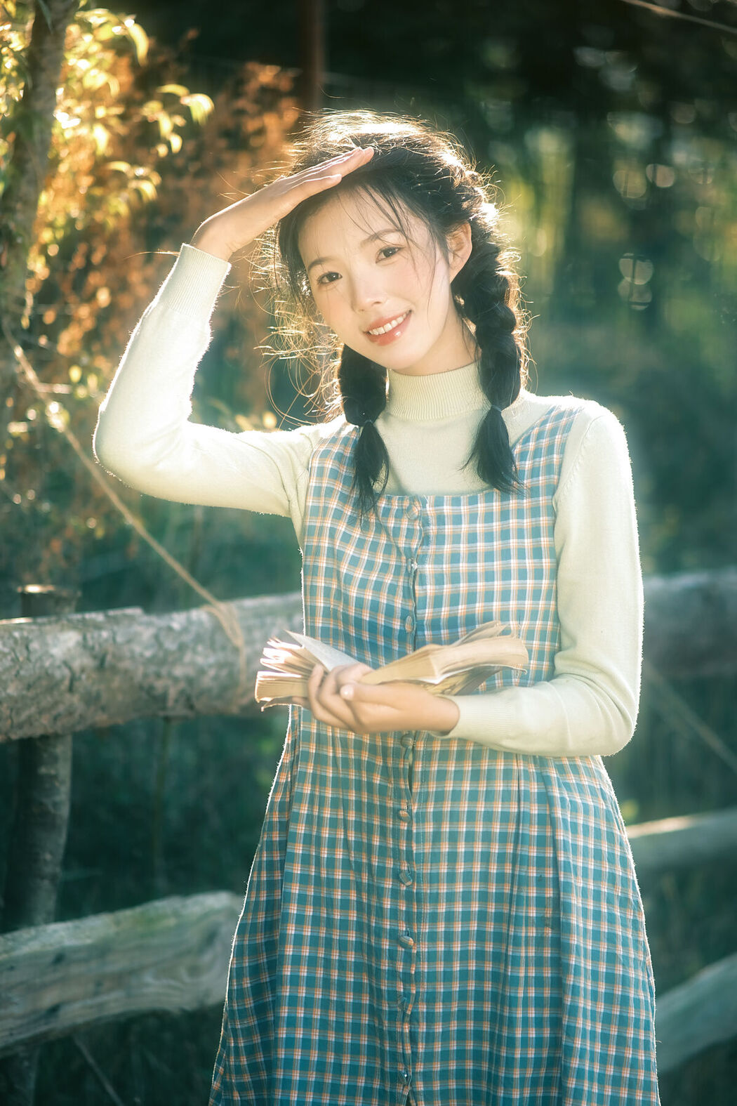 YiTuYu艺图语 Vol.8254 乐意李 (22P)