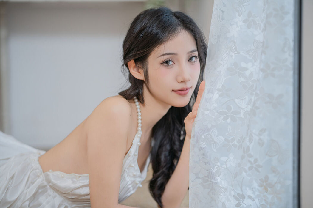 YiTuYu艺图语 Vol.8252 o1ne万 (26P)
