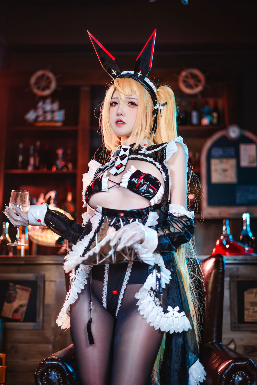 Coser@阿薰kaOri &#8211; 咎瓦尤斯 (72P &#8211; 4V)