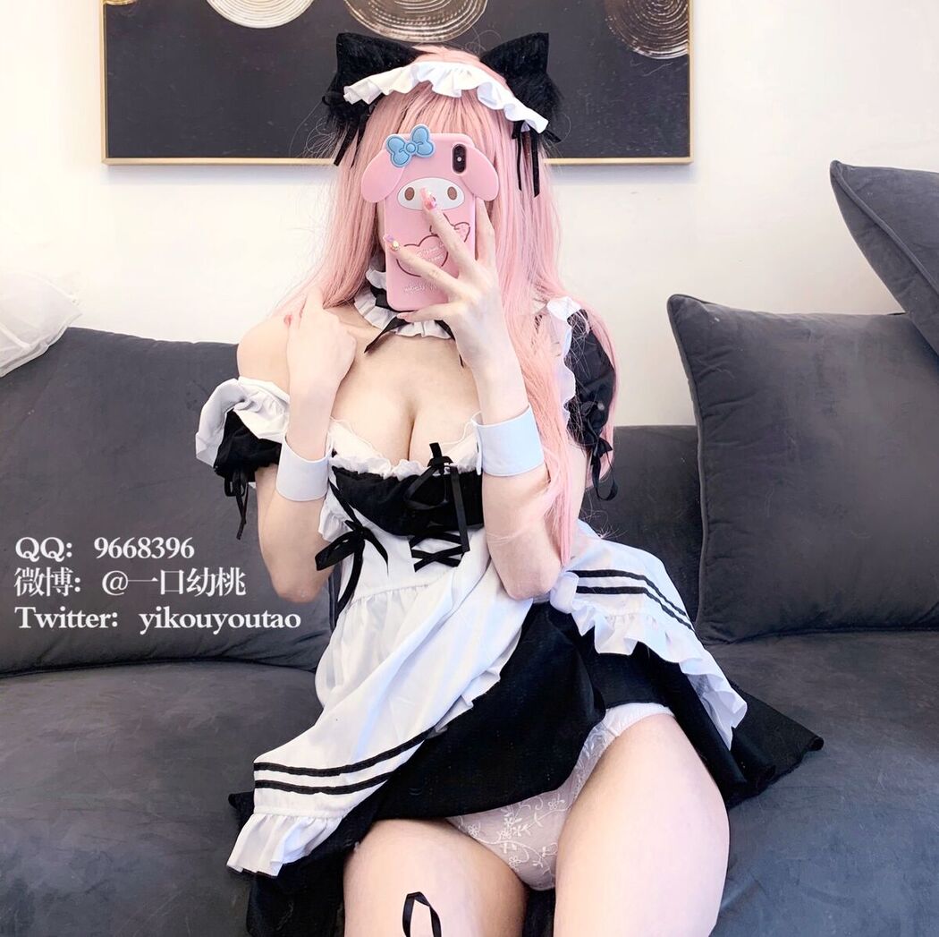 Coser@萌白酱 一口幼桃 – 回归新作 女仆 (34P – 2V)