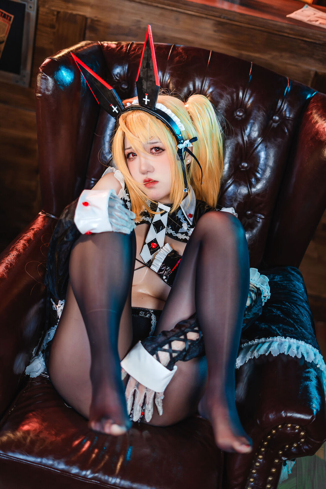 Coser@阿薰kaOri – 咎瓦尤斯 (72P – 4V)