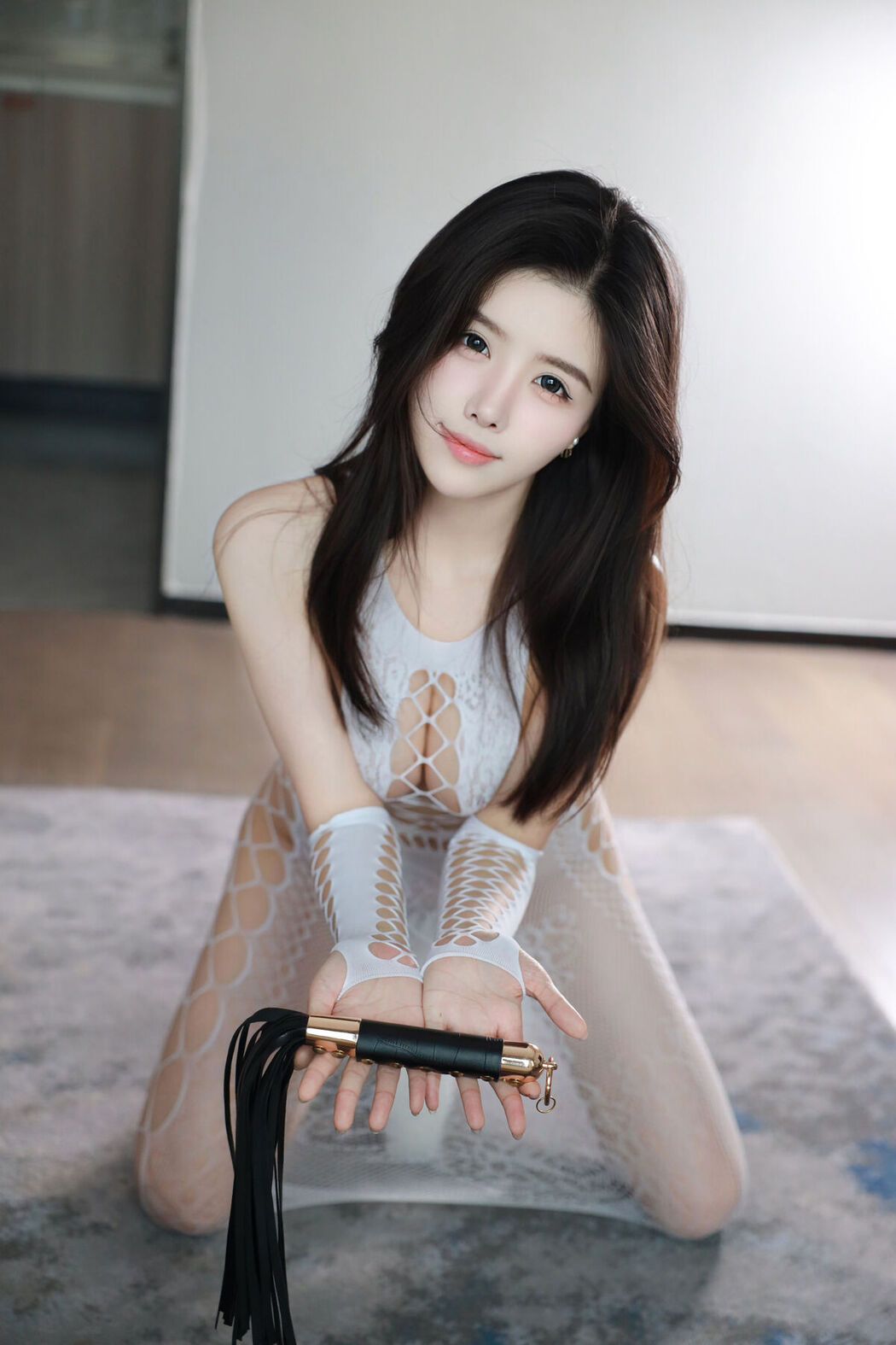 XR Uncensored Tang Pian Pian 唐翩翩 &#8211; R18 秀人网模特 白色蕾丝 (78P &#8211; 1V)