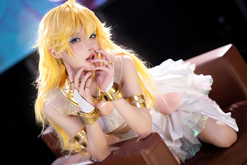Coser@阿包也是兔娘 And 苏苏苏Sofia &#8211; 吊带袜天使 (34P)
