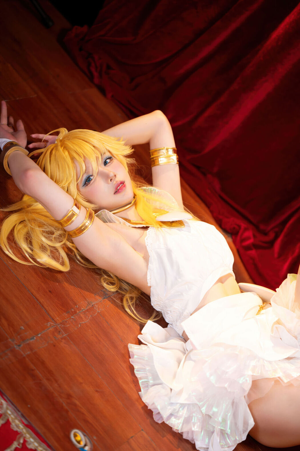 Coser@阿包也是兔娘 And 苏苏苏Sofia &#8211; 吊带袜天使 (34P)