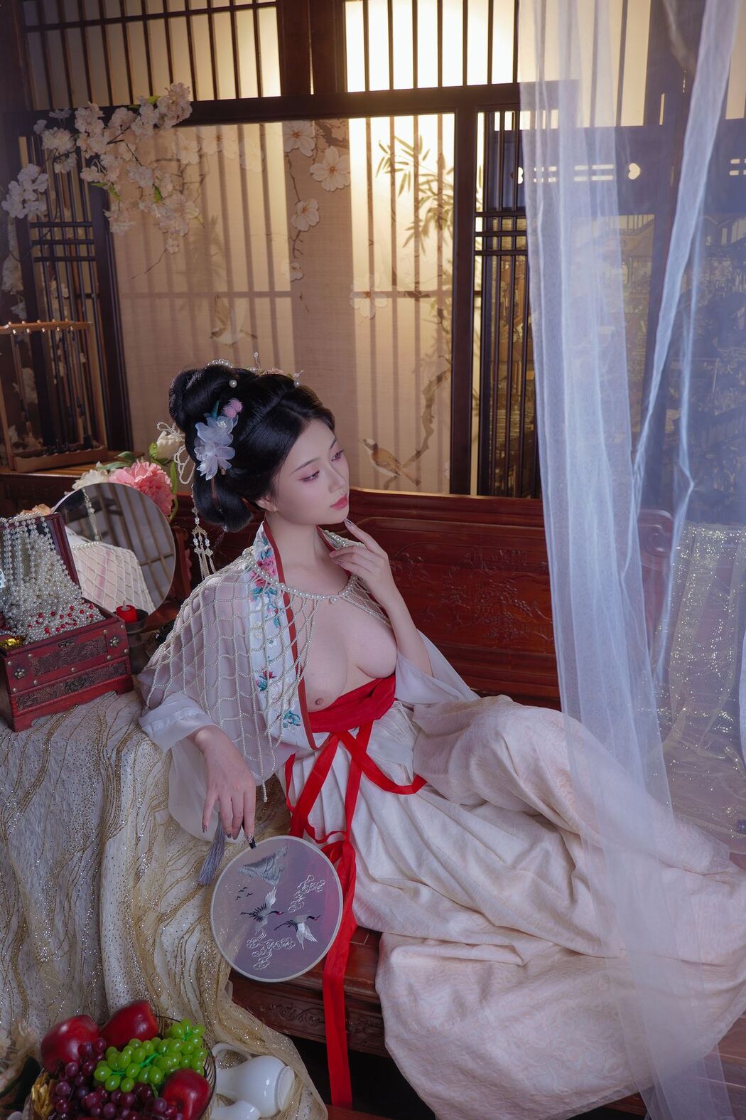 Coser@年年Nnian – 广寒宫 (81P)