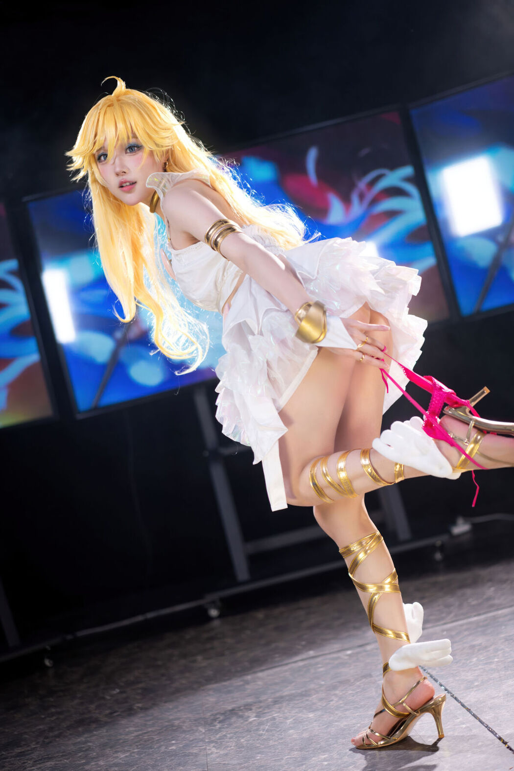 Coser@阿包也是兔娘 And 苏苏苏Sofia &#8211; 吊带袜天使 (34P)