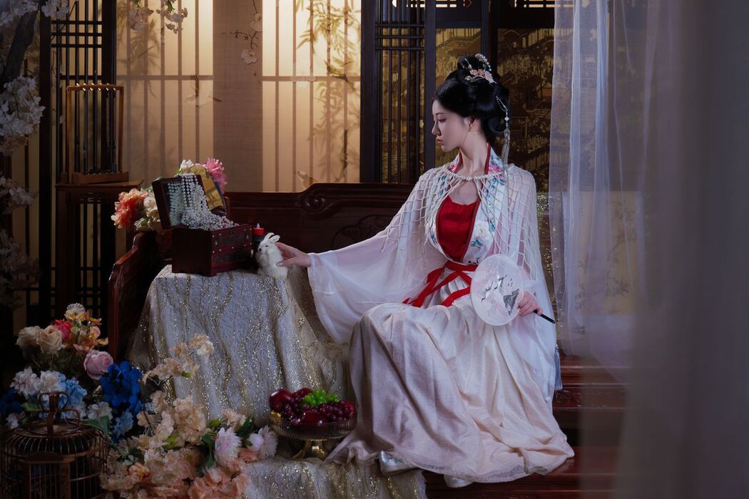 Coser@年年Nnian – 广寒宫 (81P)