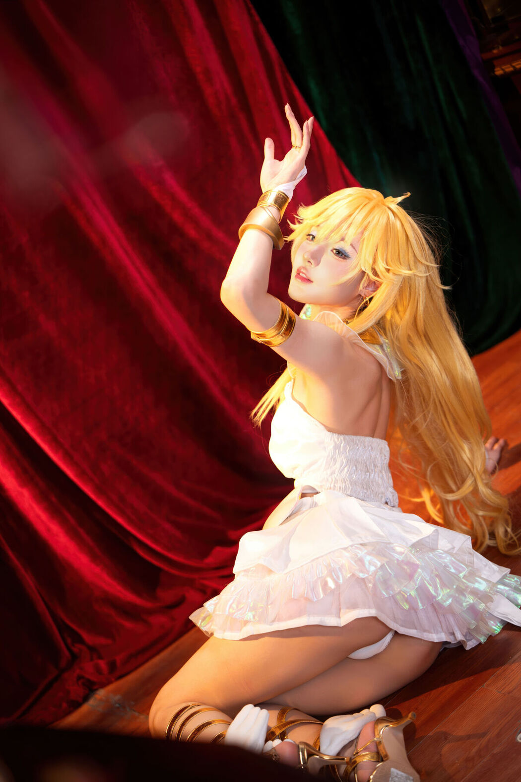 Coser@阿包也是兔娘 And 苏苏苏Sofia &#8211; 吊带袜天使 (34P)