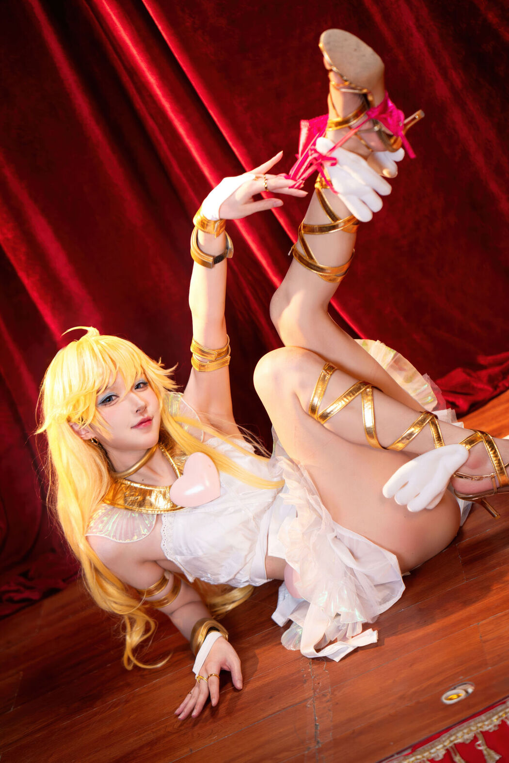 Coser@阿包也是兔娘 And 苏苏苏Sofia &#8211; 吊带袜天使 (34P)