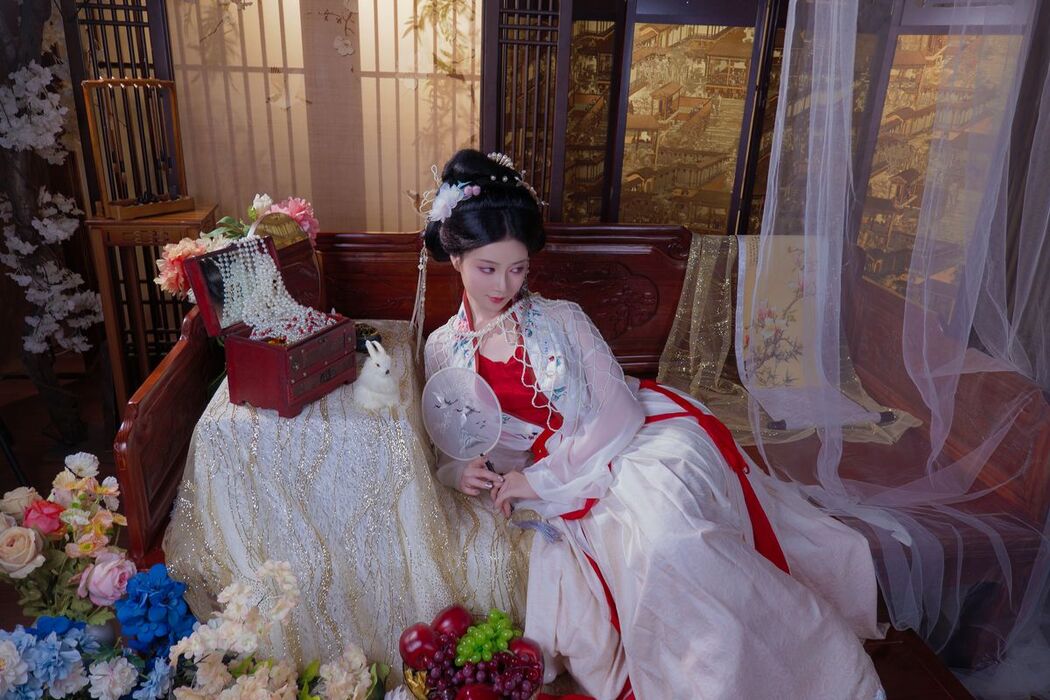 Coser@年年Nnian – 广寒宫 (81P)