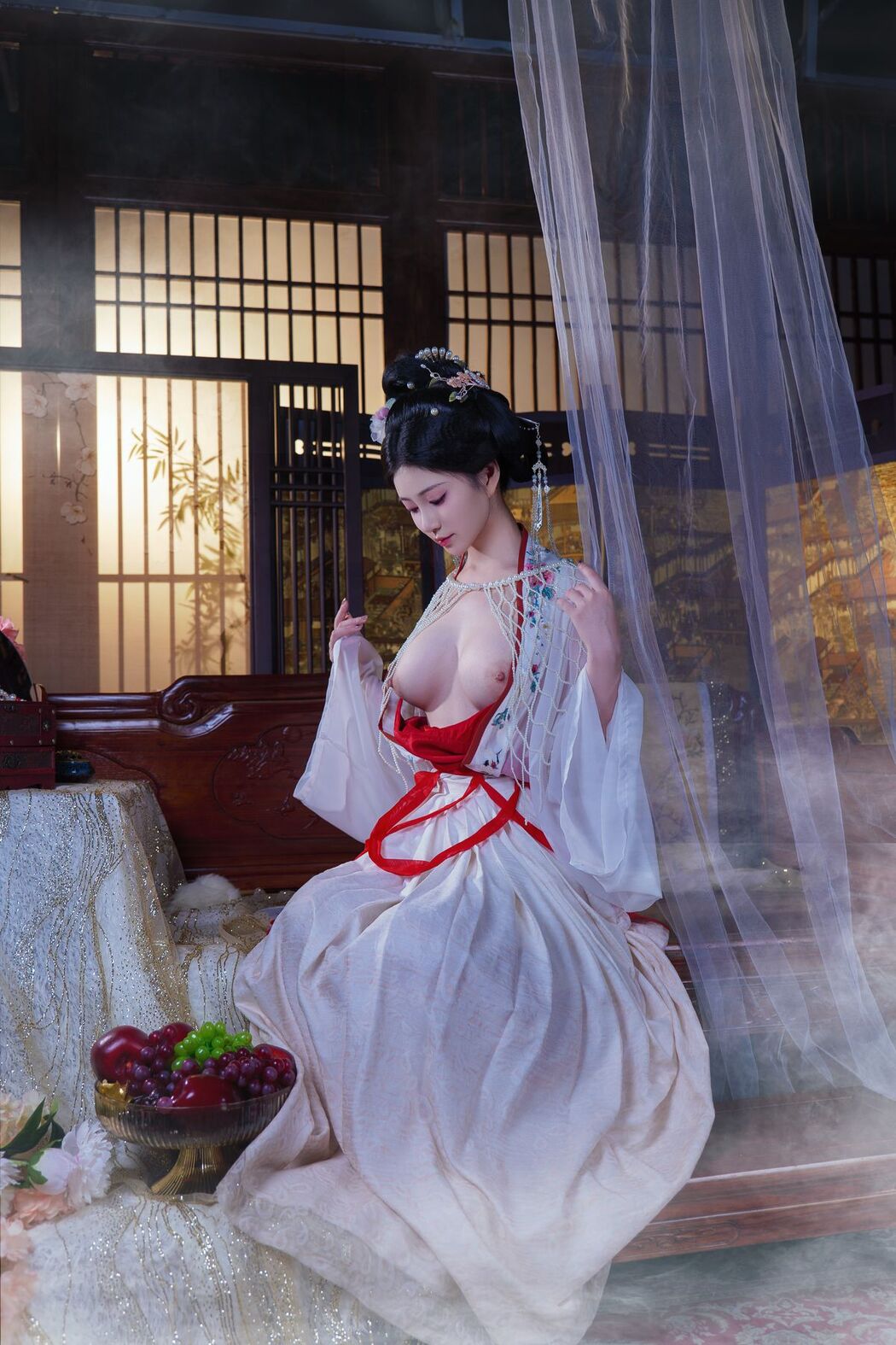 Coser@年年Nnian – 广寒宫 (81P)