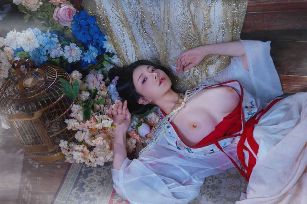 Coser@年年Nnian – 广寒宫 (81P)