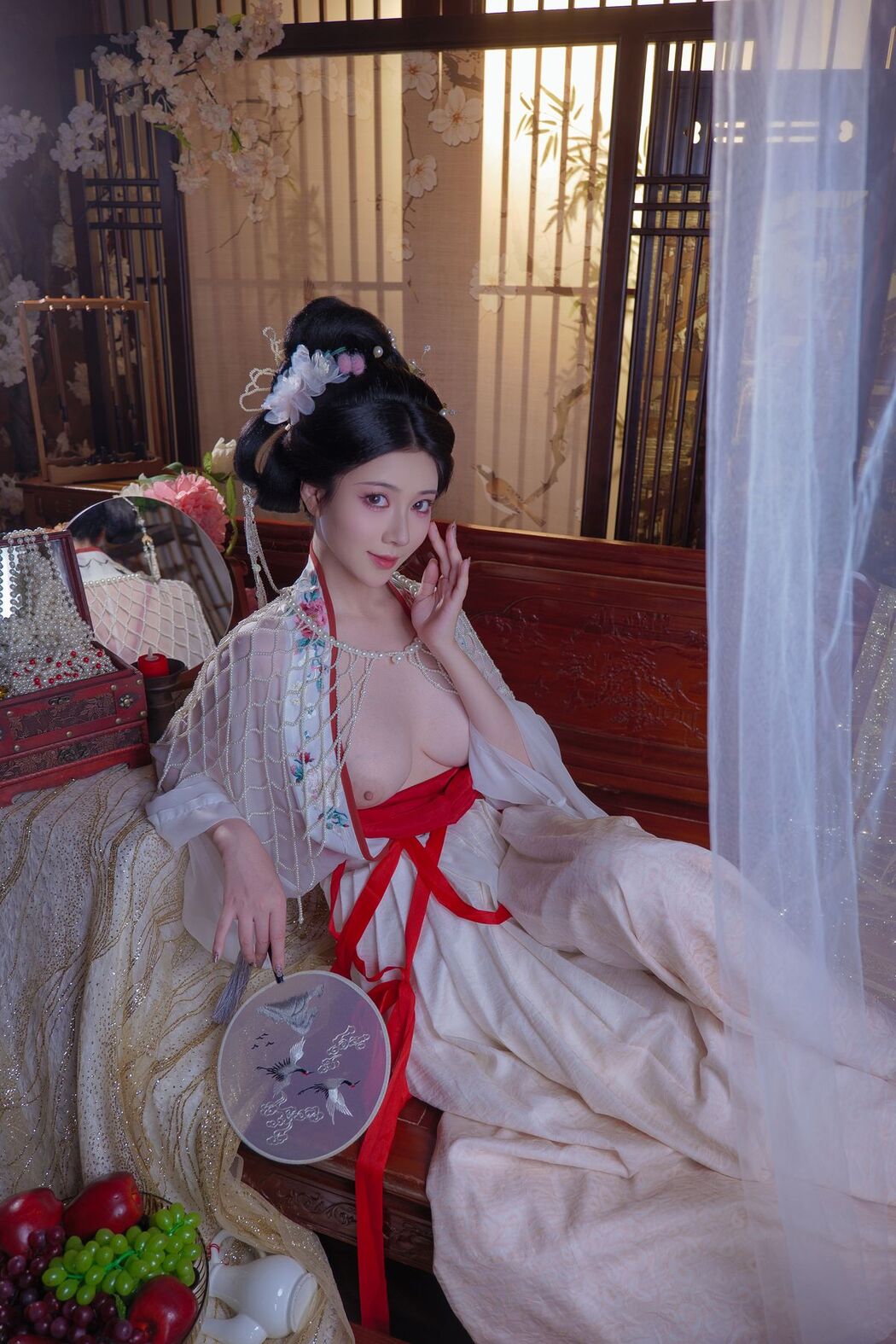 Coser@年年Nnian – 广寒宫 (81P)