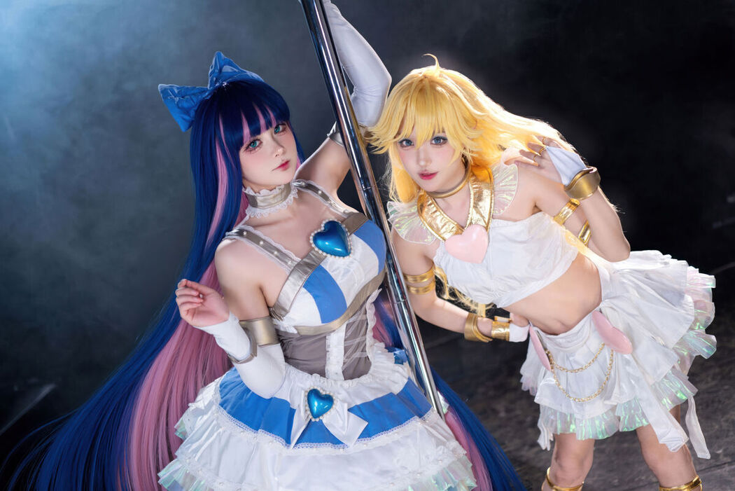 Coser@阿包也是兔娘 And 苏苏苏Sofia &#8211; 吊带袜天使 (34P)