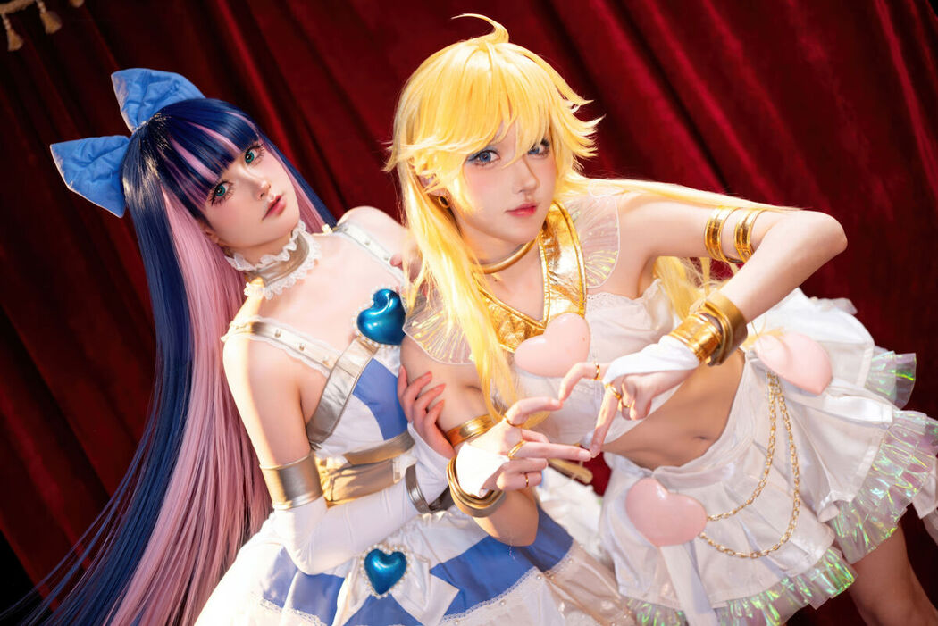 Coser@阿包也是兔娘 And 苏苏苏Sofia &#8211; 吊带袜天使 (34P)