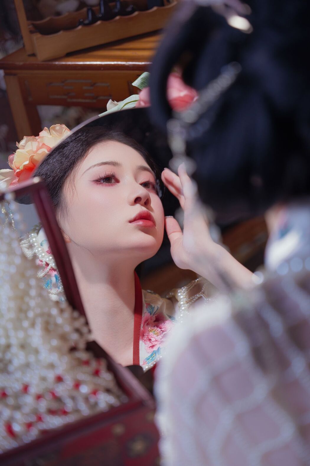 Coser@年年Nnian – 广寒宫 (81P)