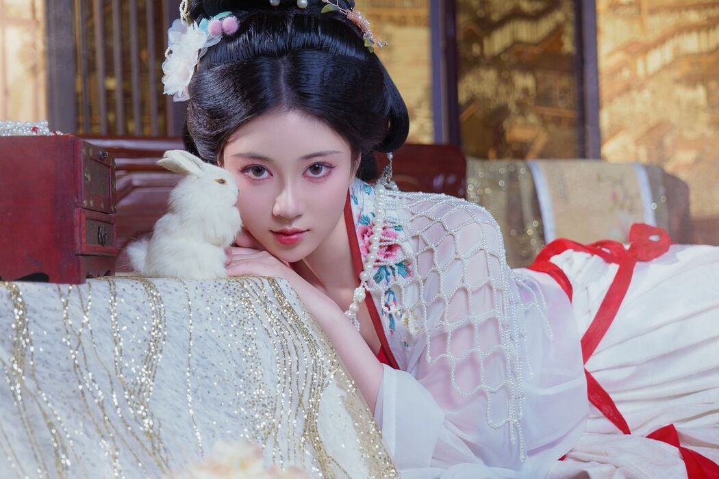 Coser@年年Nnian – 广寒宫 (81P)