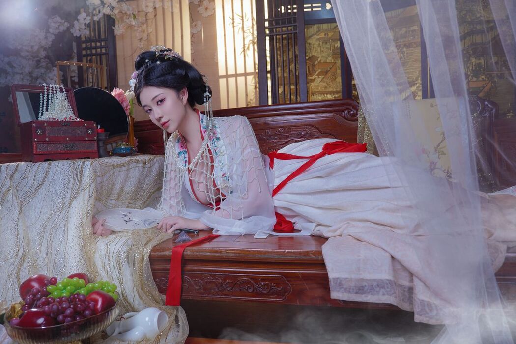 Coser@年年Nnian – 广寒宫 (81P)