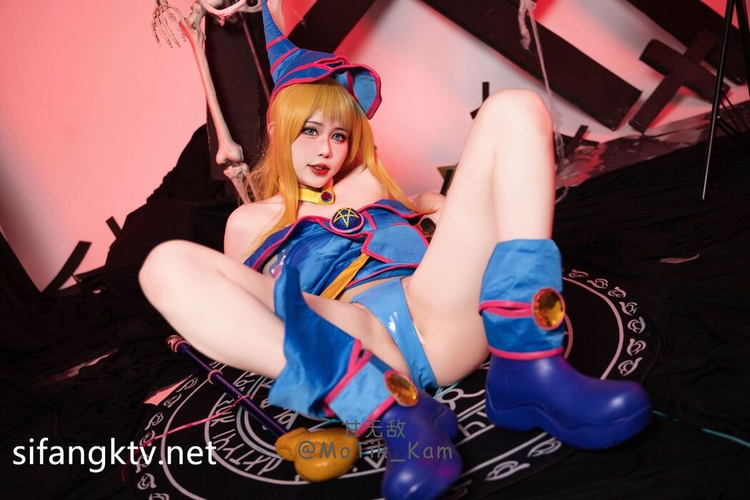 Coser@甘无敌 – 极品长腿女神 网红摄影大师 尺度私拍 (90P)
