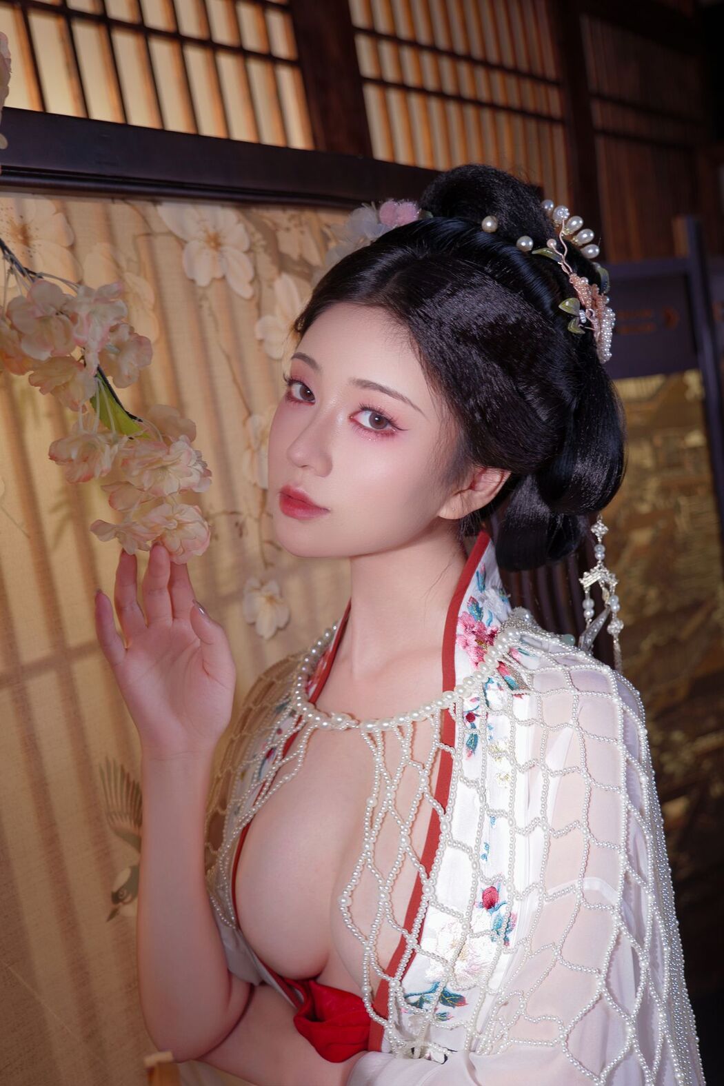 Coser@年年Nnian – 广寒宫 (81P)