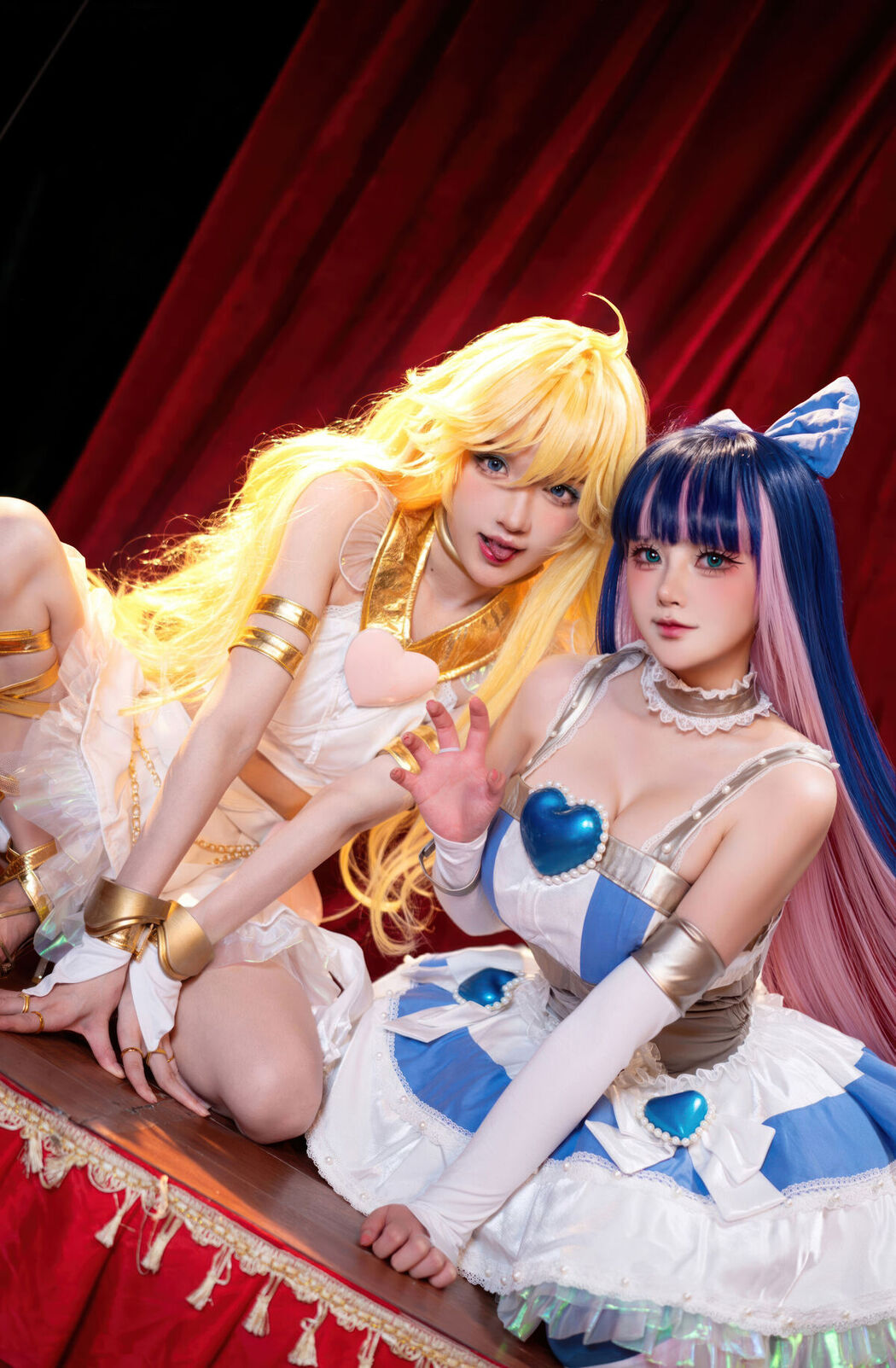 Coser@阿包也是兔娘 And 苏苏苏Sofia &#8211; 吊带袜天使 (34P)
