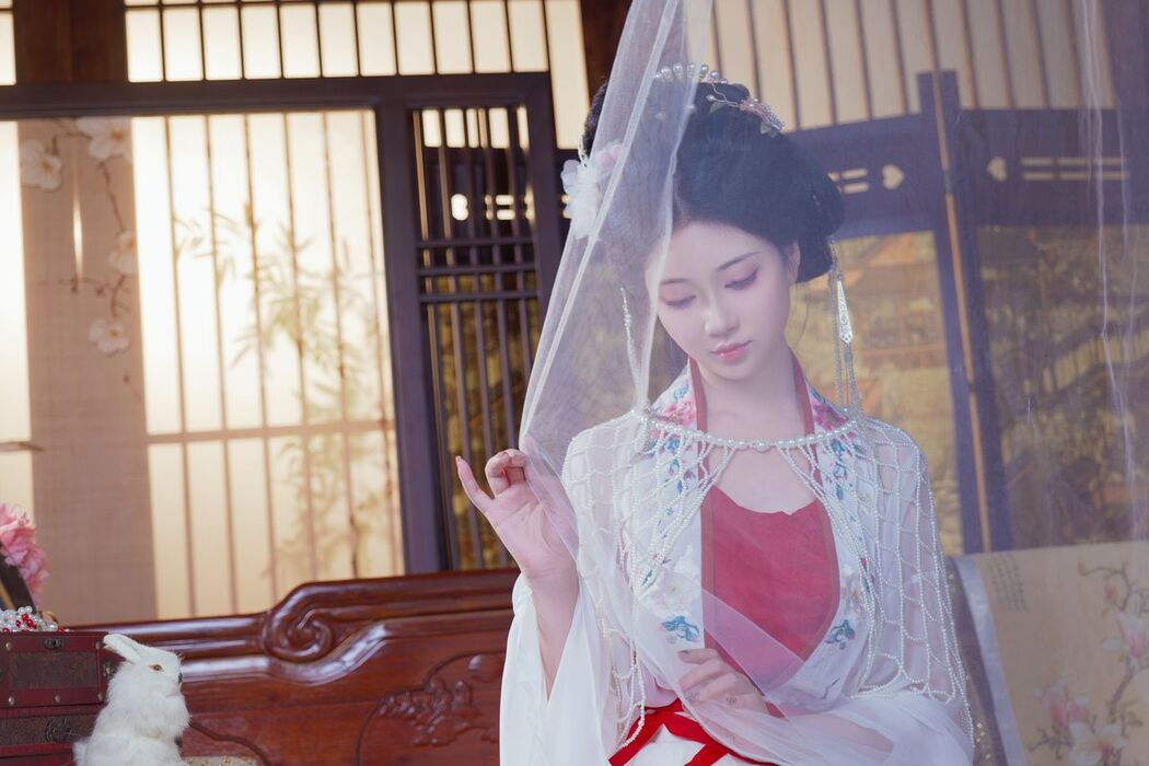 Coser@年年Nnian – 广寒宫 (81P)