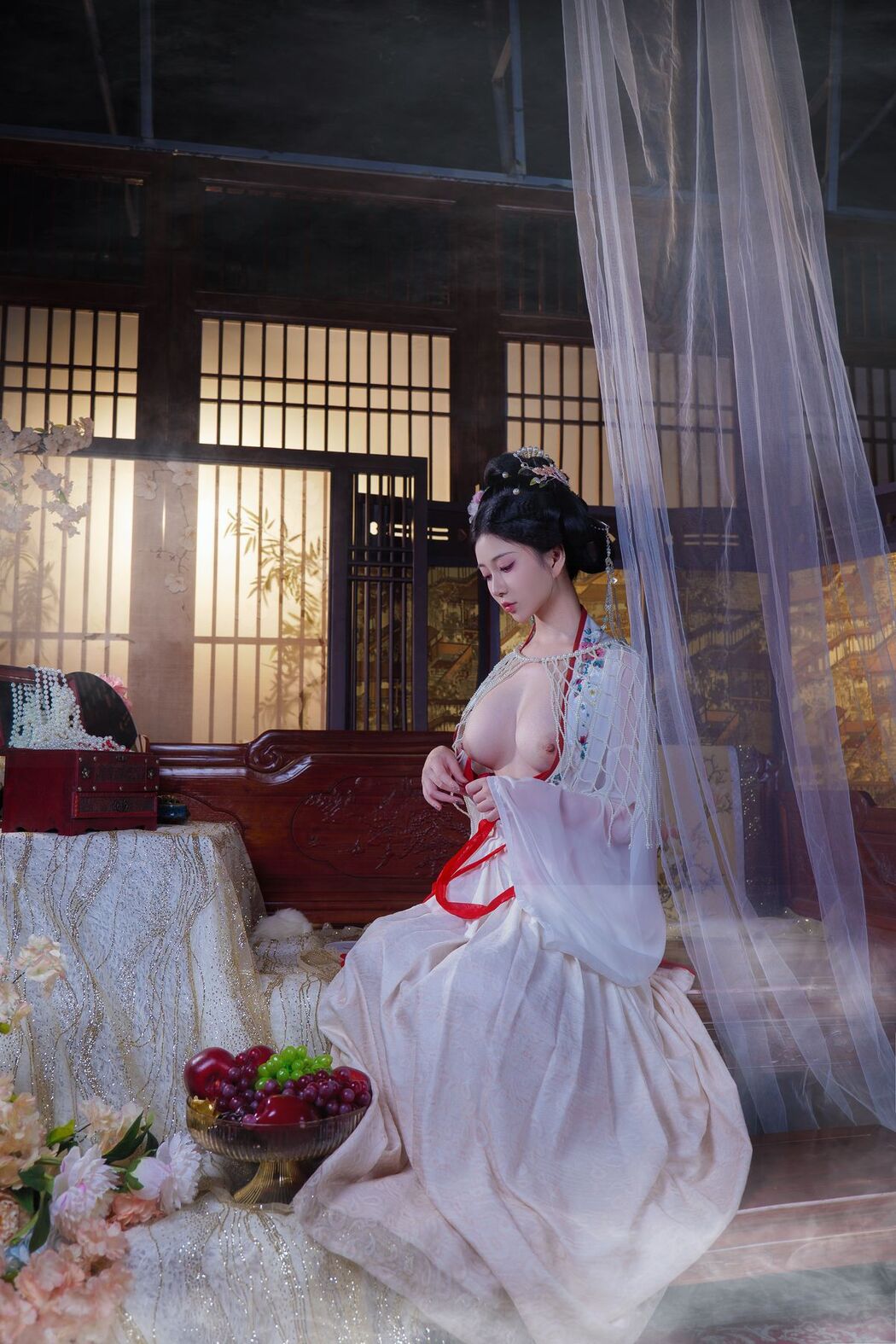 Coser@年年Nnian – 广寒宫 (81P)