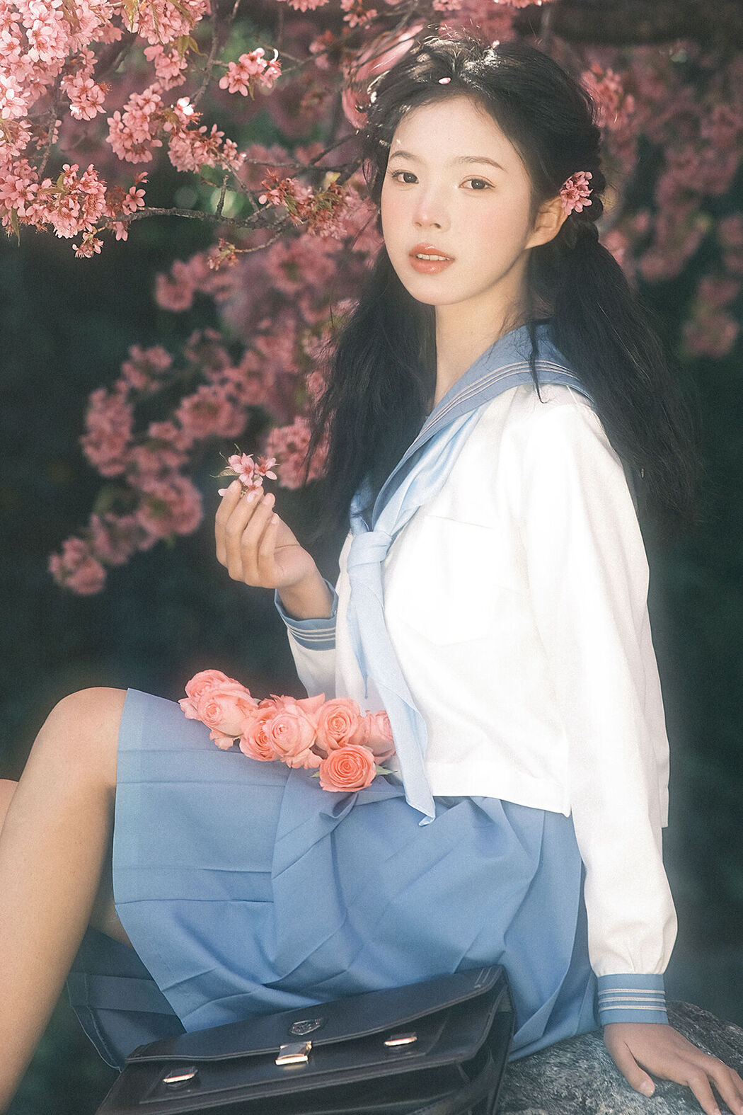 YiTuYu艺图语 Vol.8265 乐意李 (23P) Cover Photo