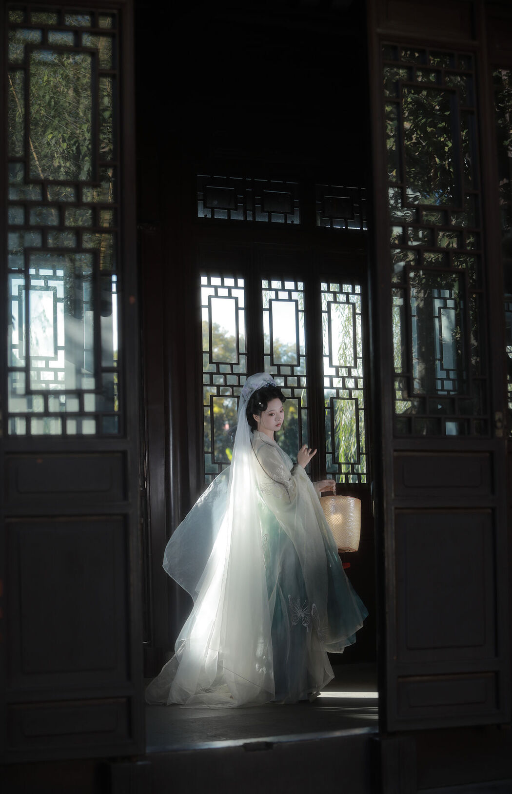 YiTuYu艺图语 Vol.8269 一固美撇捺 (26P)