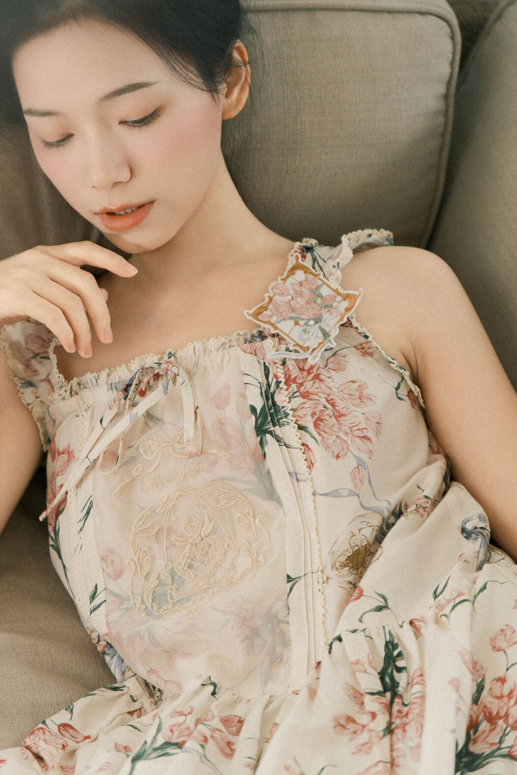 YiTuYu艺图语 Vol.8271 Zzzhen (25P)