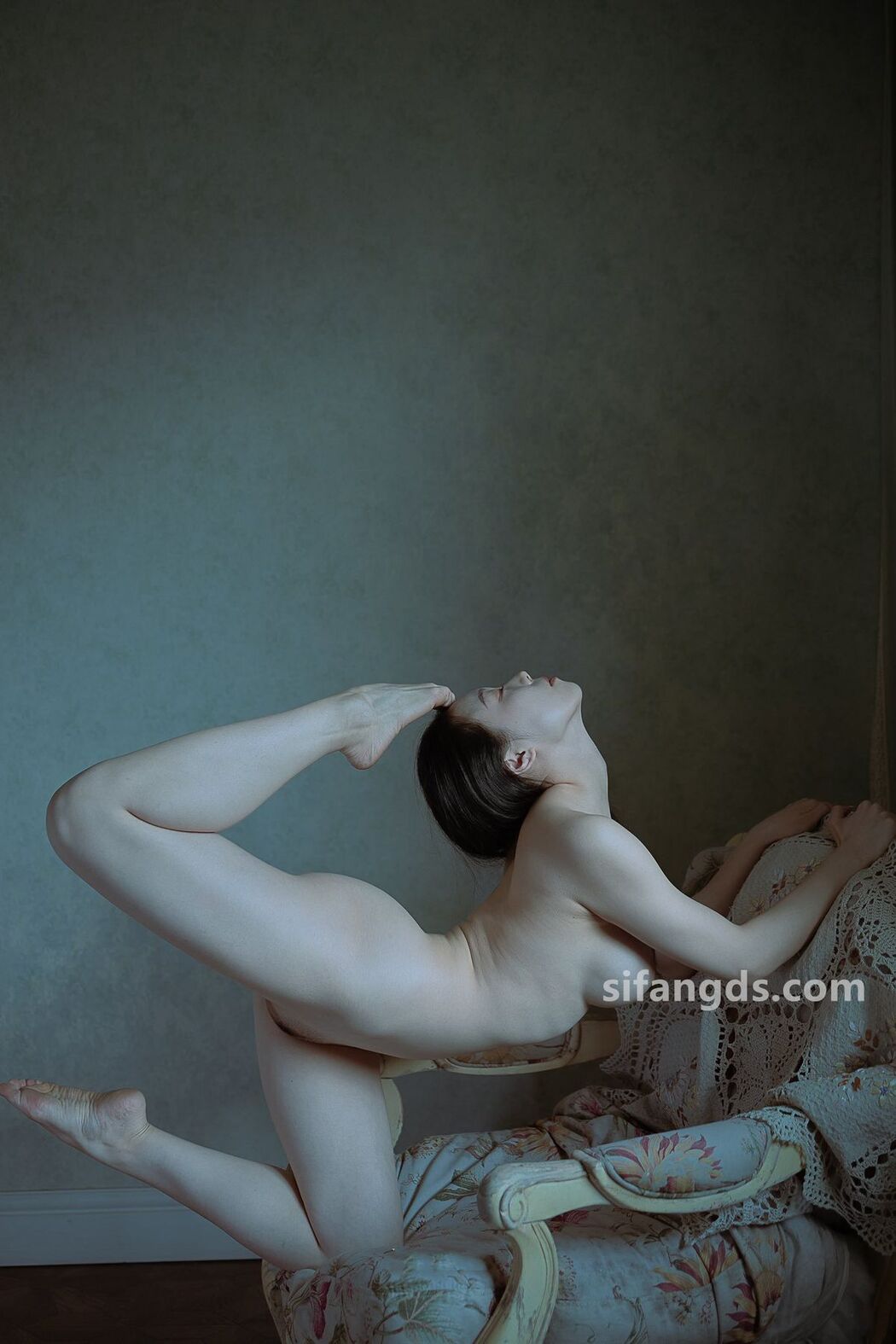 XR Uncensored Qing Miao 清妙 – R18 秀人网模特 高价定制 瑜伽一字马 Part01 (56P – 30V)