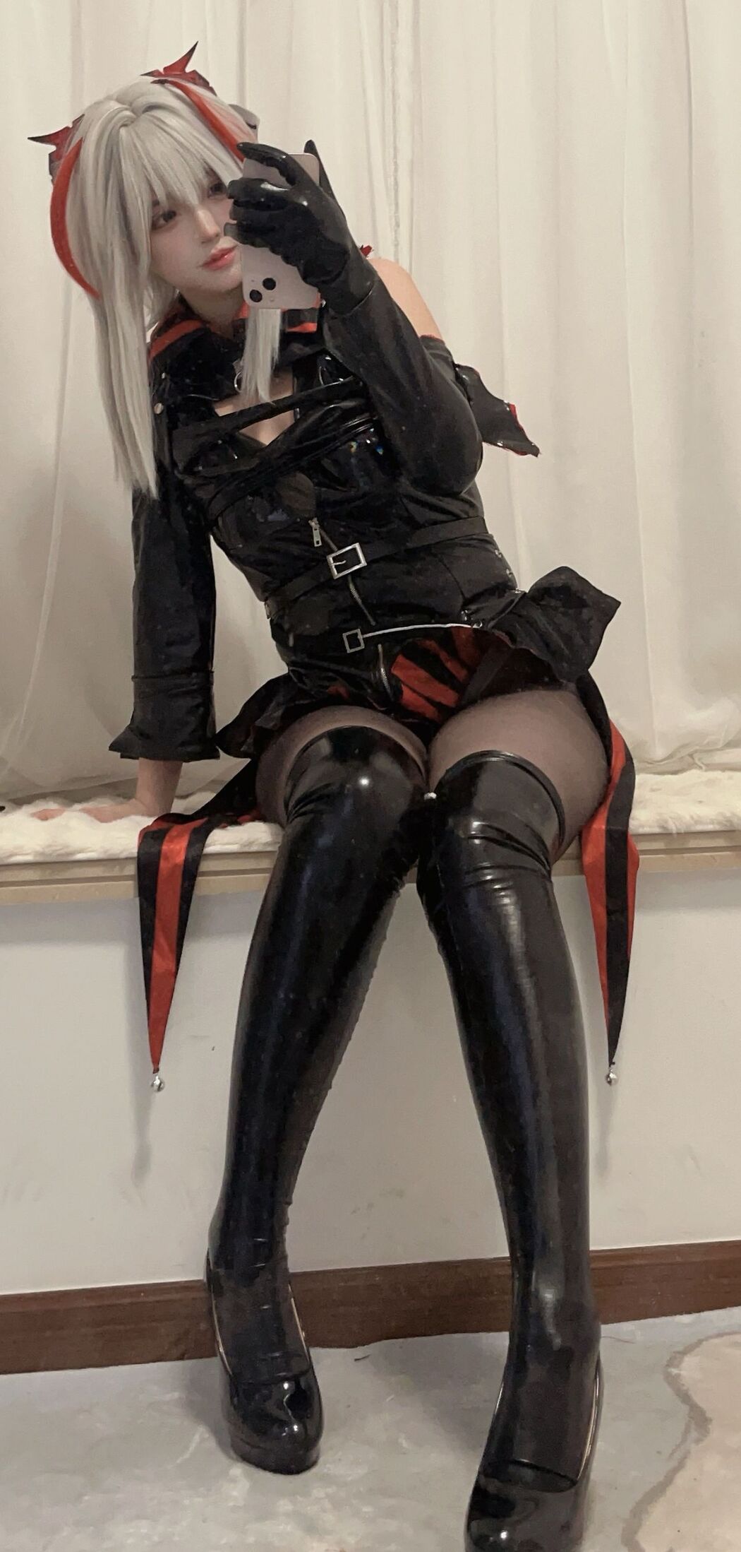 Coser@疯猫ss &#8211; 明日方舟 W (34P)