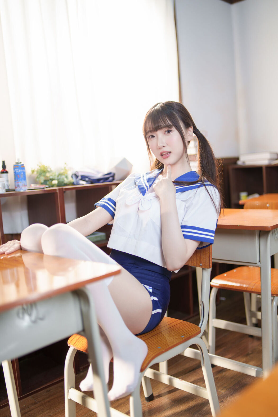 YiTuYu艺图语 Vol.8275 冰冷企鹅 (32P)