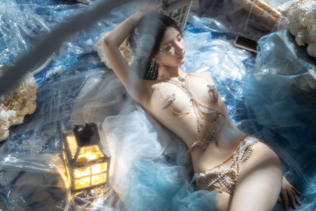 Coser@橙子喵酱 &#8211; 人鱼 (31P &#8211; 1V)