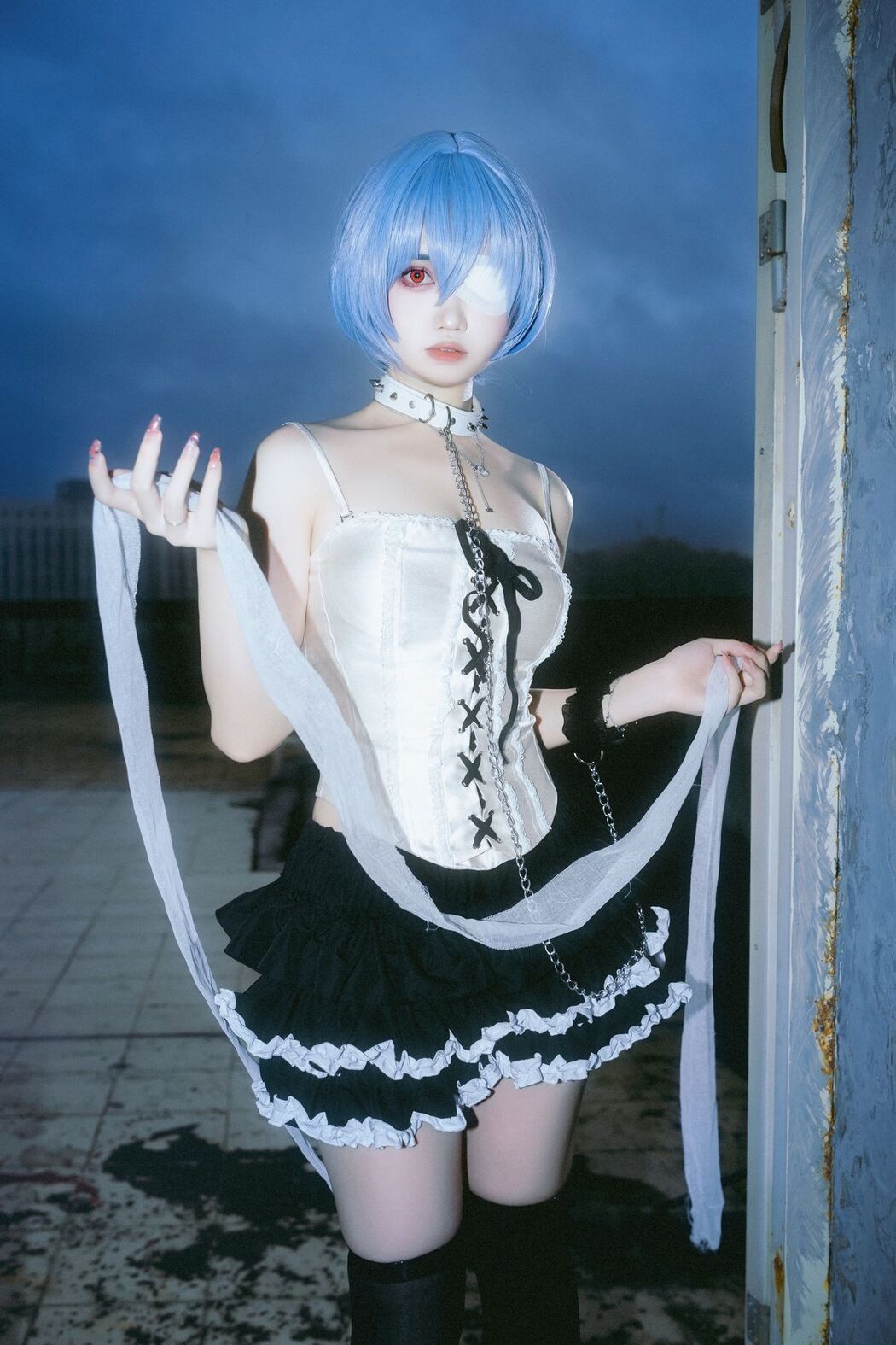 Coser@洛桑w伊梓 &#8211; 雨后天台 (36P)