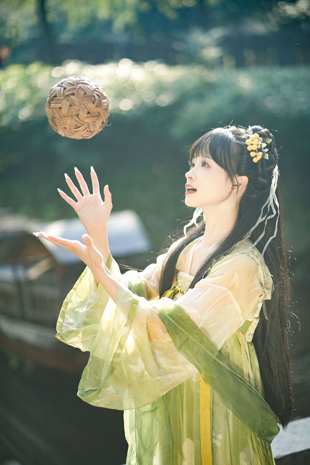 YiTuYu艺图语 Vol.8277 春娇 (23P)
