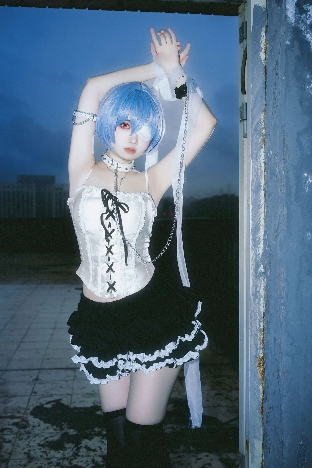 Coser@洛桑w伊梓 &#8211; 雨后天台 (36P)