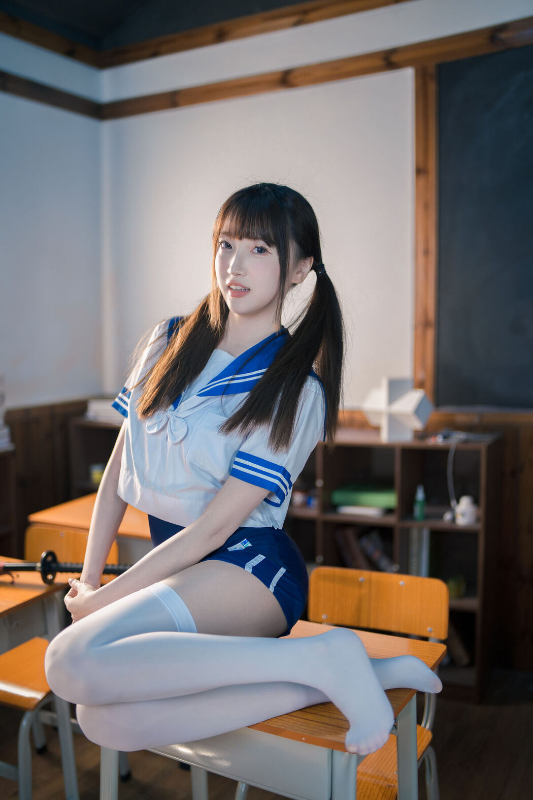 YiTuYu艺图语 Vol.8275 冰冷企鹅 (32P)
