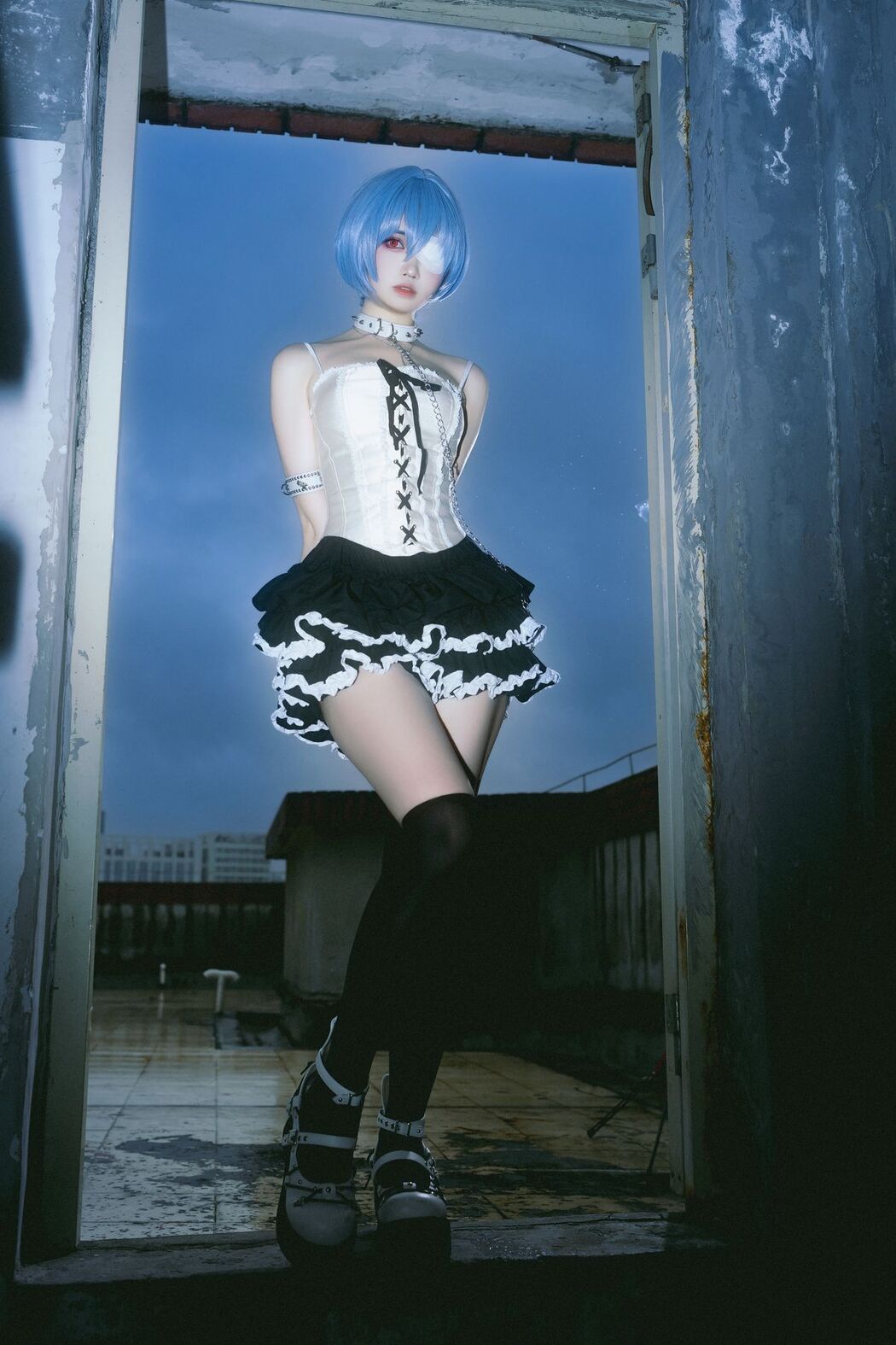 Coser@洛桑w伊梓 &#8211; 雨后天台 (36P)
