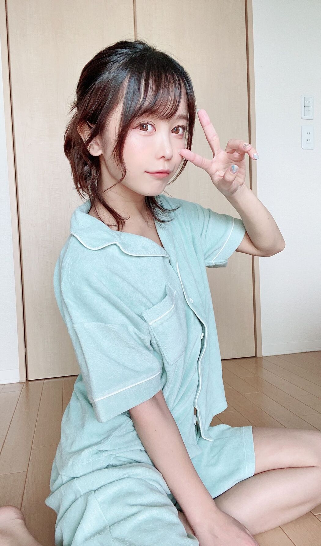 Coser@いくみ 193iKkyu3 &#8211; Fantia 2020年06月合集 Part1 (38P &#8211; 5V)