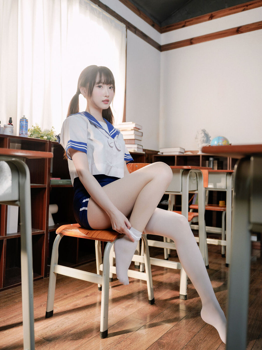 YiTuYu艺图语 Vol.8275 冰冷企鹅 (32P)