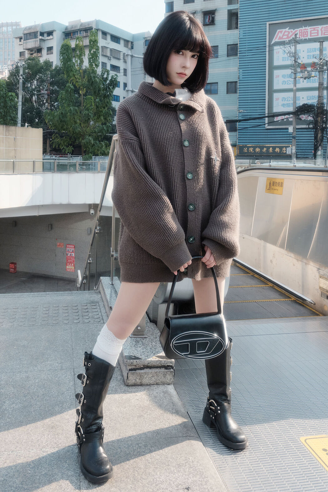 YiTuYu艺图语 Vol.8276 悲伤薯条555 (23P) Cover Photo