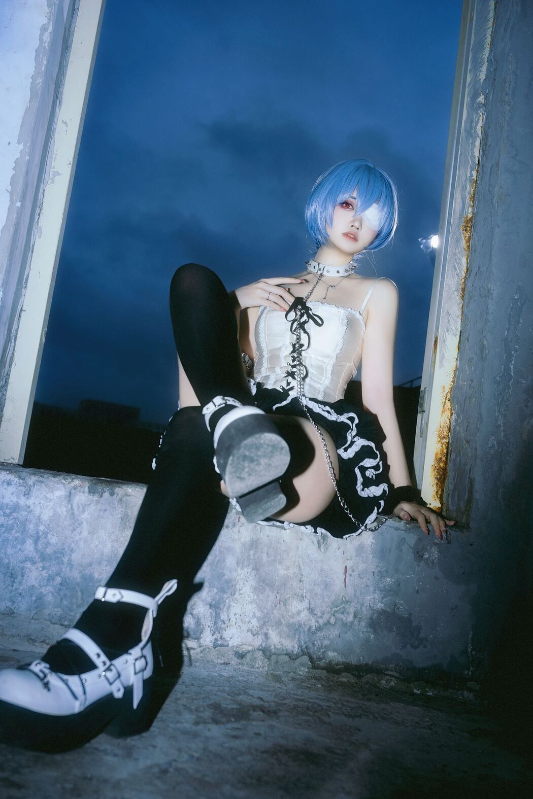 Coser@洛桑w伊梓 &#8211; 雨后天台 (36P)